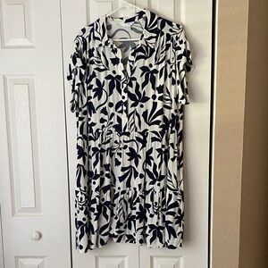 Time and Tru Navy and White Floral Dress